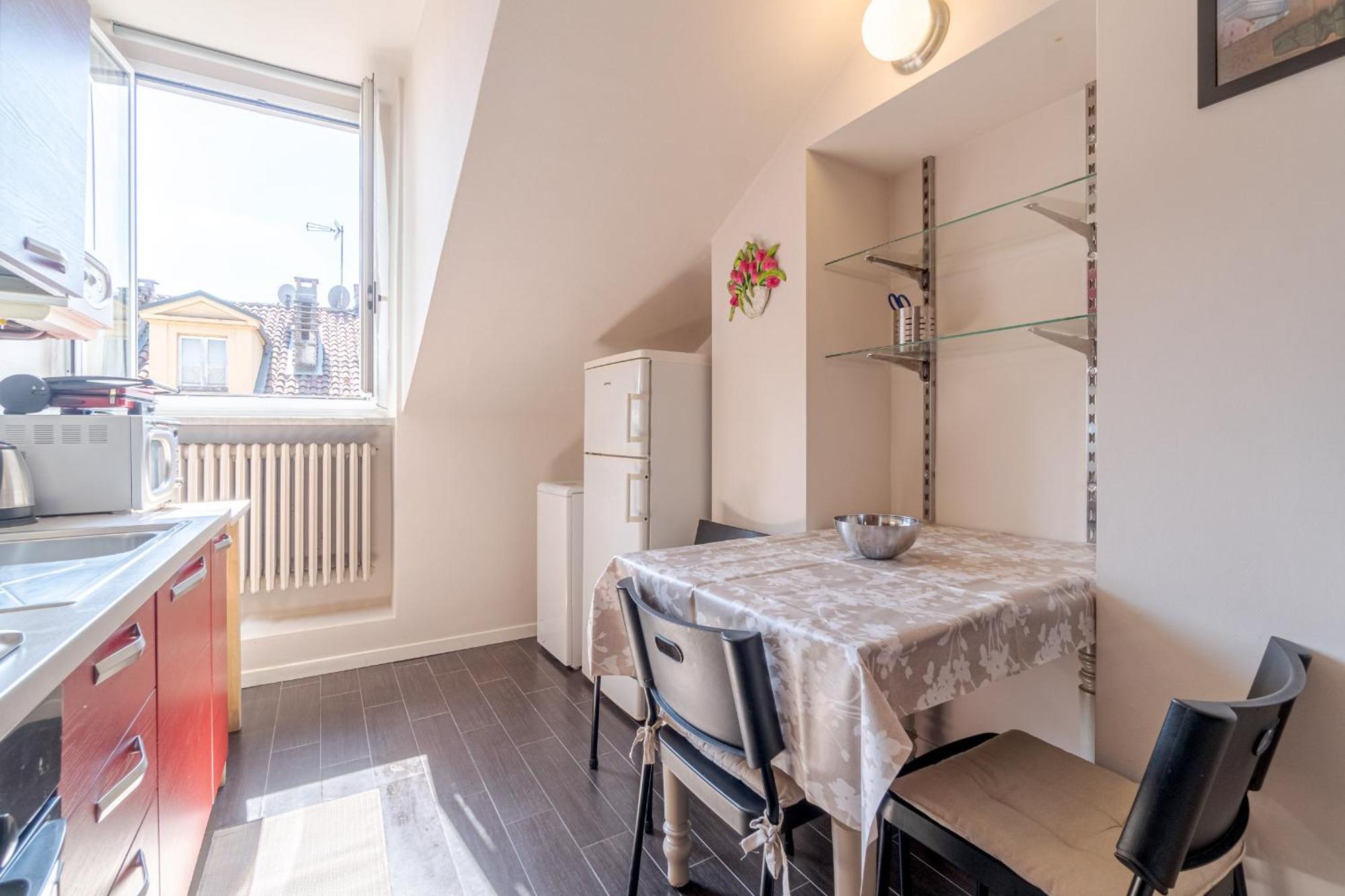 Casa Valeggio Attic Apt Few Steps From Porta Nuova Apartment ตูริน ภายนอก รูปภาพ
