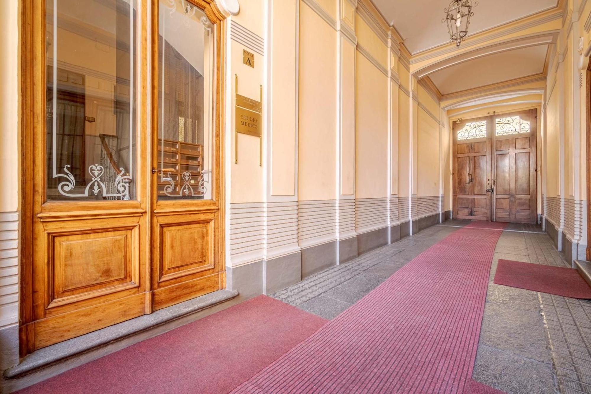 Casa Valeggio Attic Apt Few Steps From Porta Nuova Apartment ตูริน ภายนอก รูปภาพ